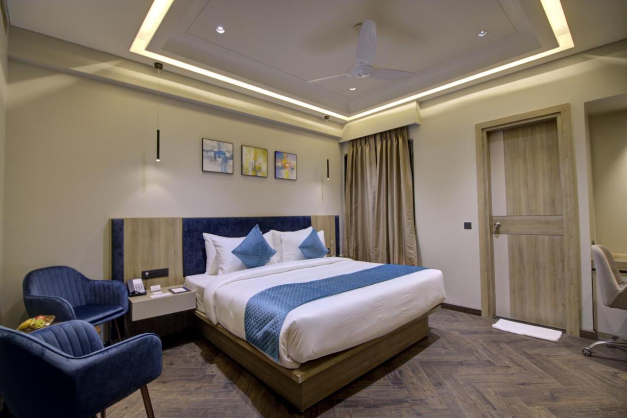 Cygnett Collection K K Hotel Faizābād エクステリア 写真