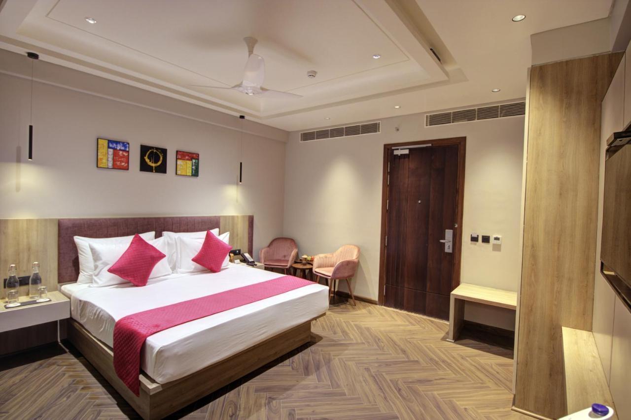Cygnett Collection K K Hotel Faizābād エクステリア 写真
