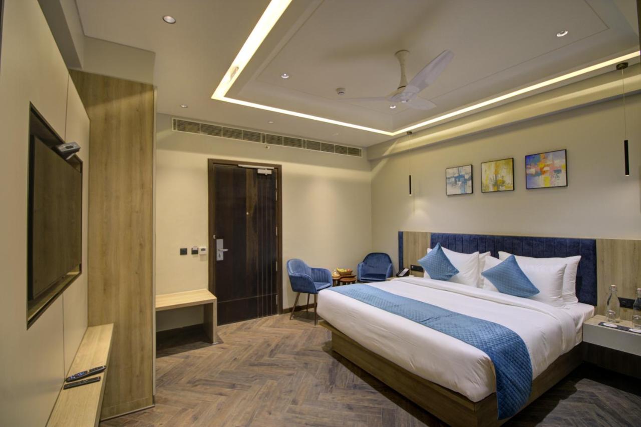 Cygnett Collection K K Hotel Faizābād エクステリア 写真