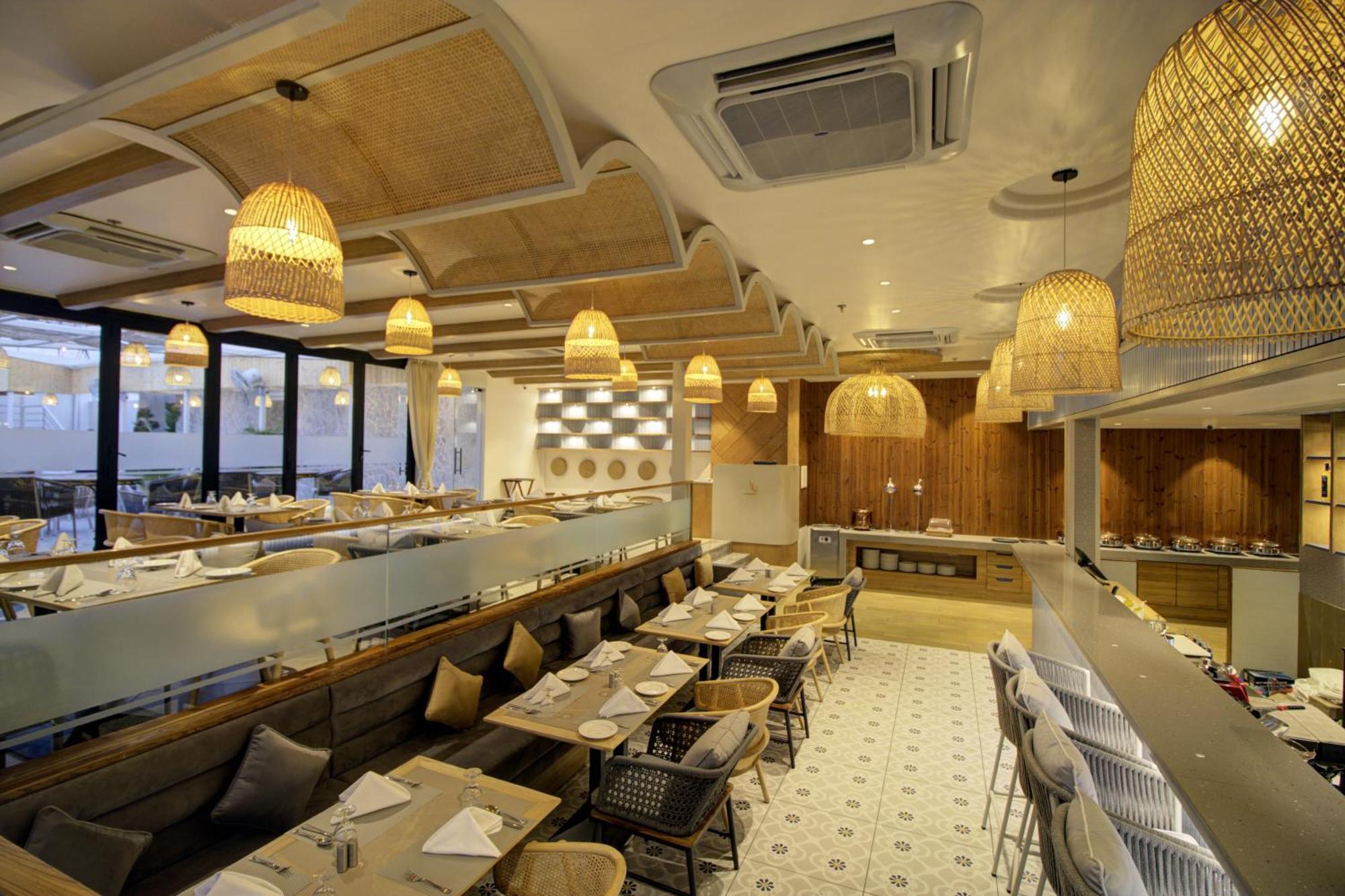 Cygnett Collection K K Hotel Faizābād エクステリア 写真